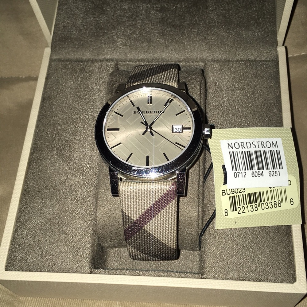 Vintage Burberry Watch - Picture 3 of 7
